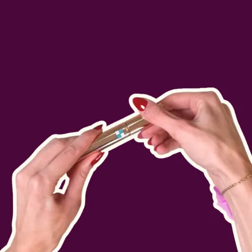 Step 1: Prepare your makeup 

Hold your makeup product in one hand. It should have a twist-off lid, like mascara, lip gloss, or brow gel.