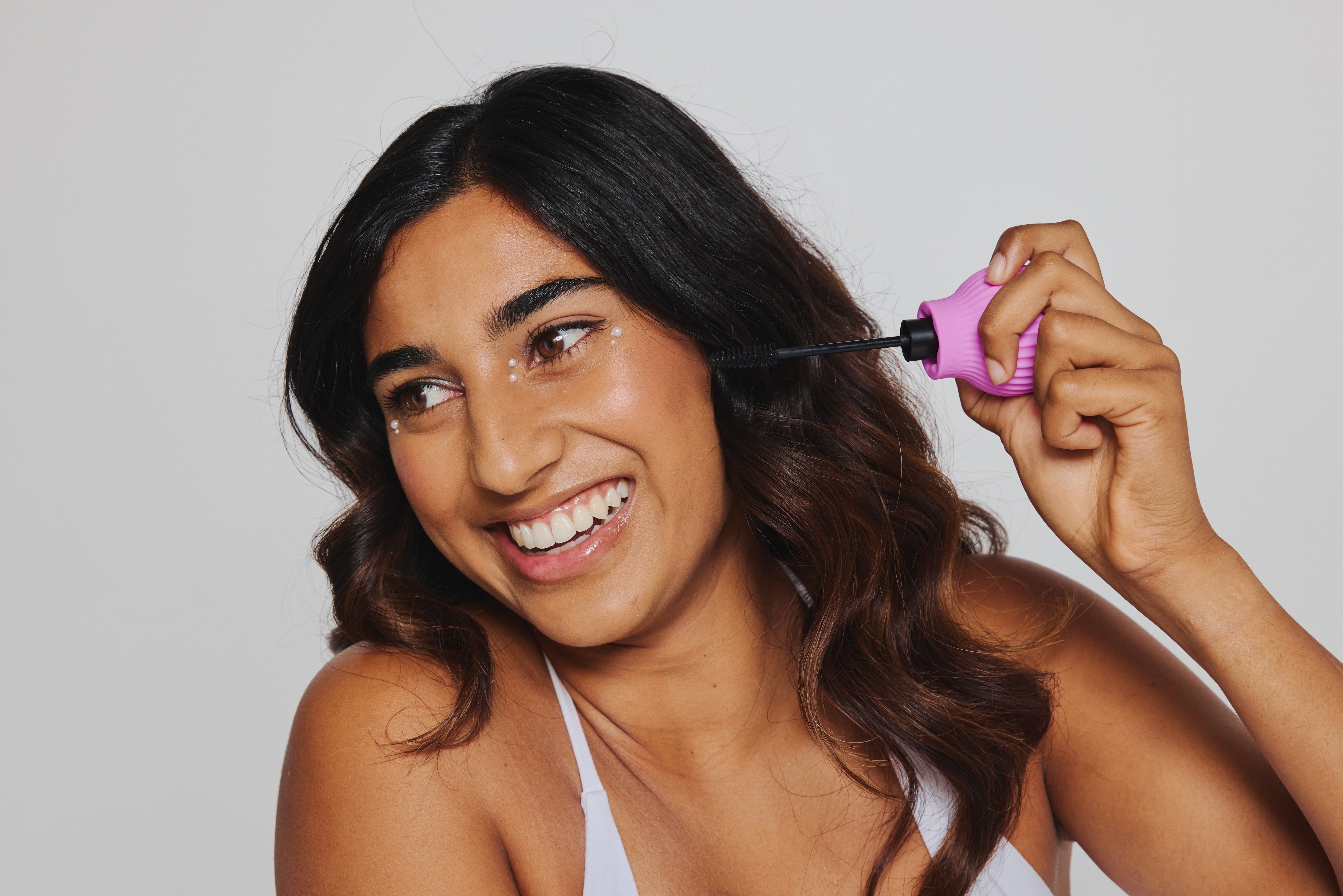 Adaptive makeup tool Betty by ByStorm in use by accessible model – promoting inclusive, independent beauty routines